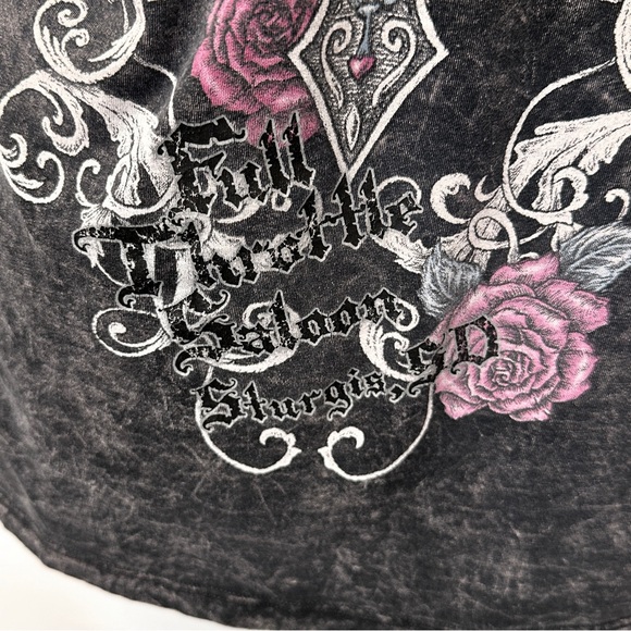 Full Throttle Saloon Ride on round neck short sleeve grey pink white cross roses - Picture 8 of 9